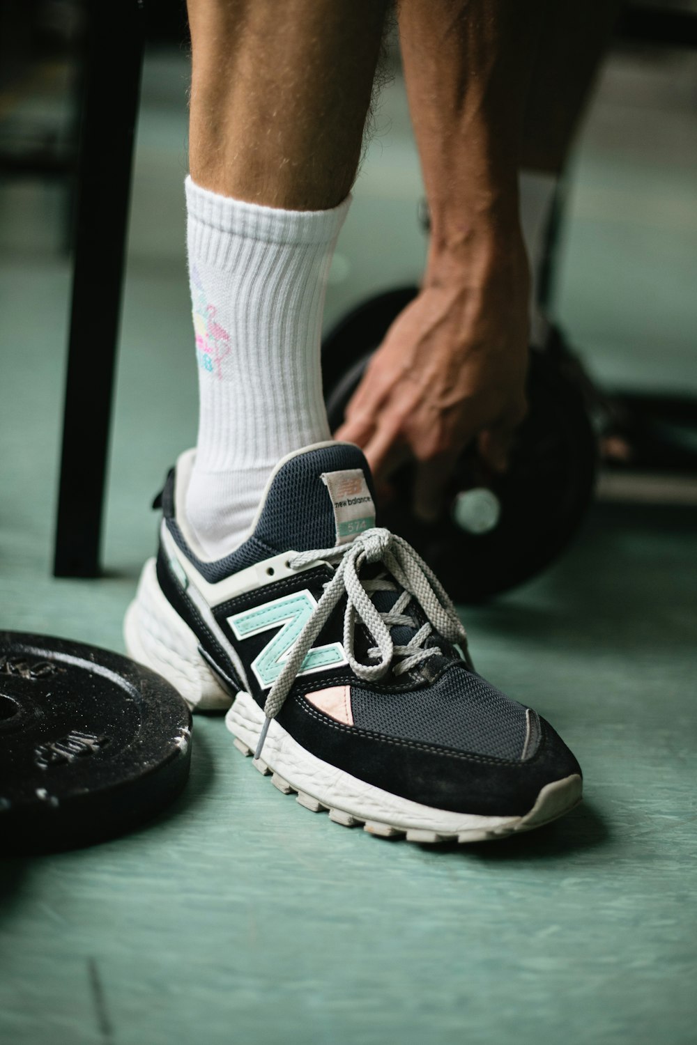 person wearing black and white new balance athletic shoes photo – Free  Landen Image on Unsplash