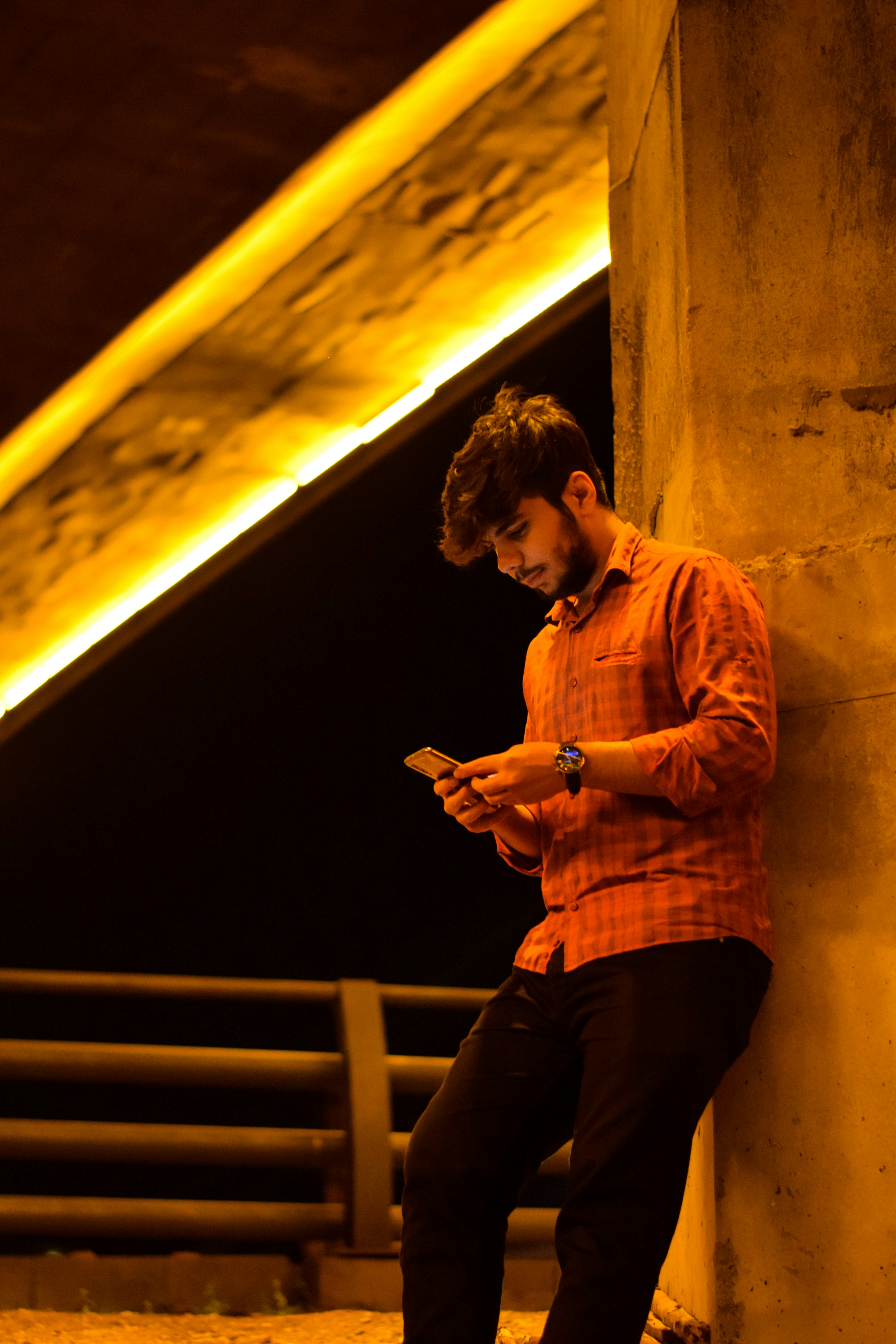 a vibrant market scene in india bustling with people engaging in lively conversations using a no signup chat app, capturing the essence of free and hassle-free communication.