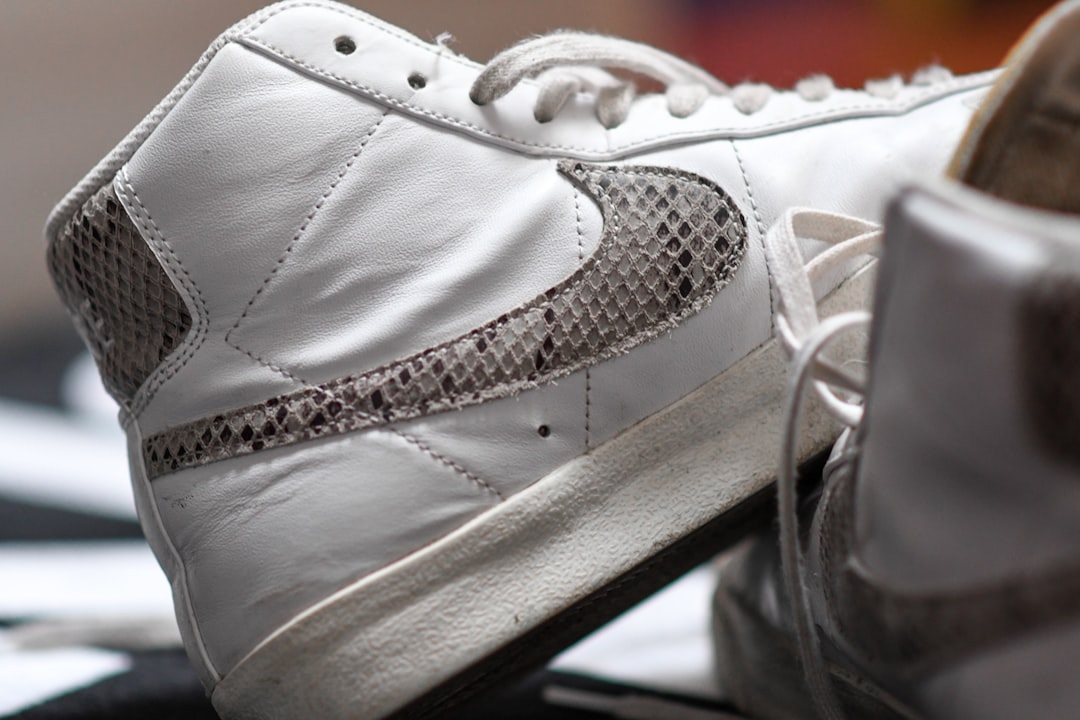 white nike air force 1 high