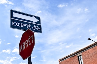 red and white stop sign