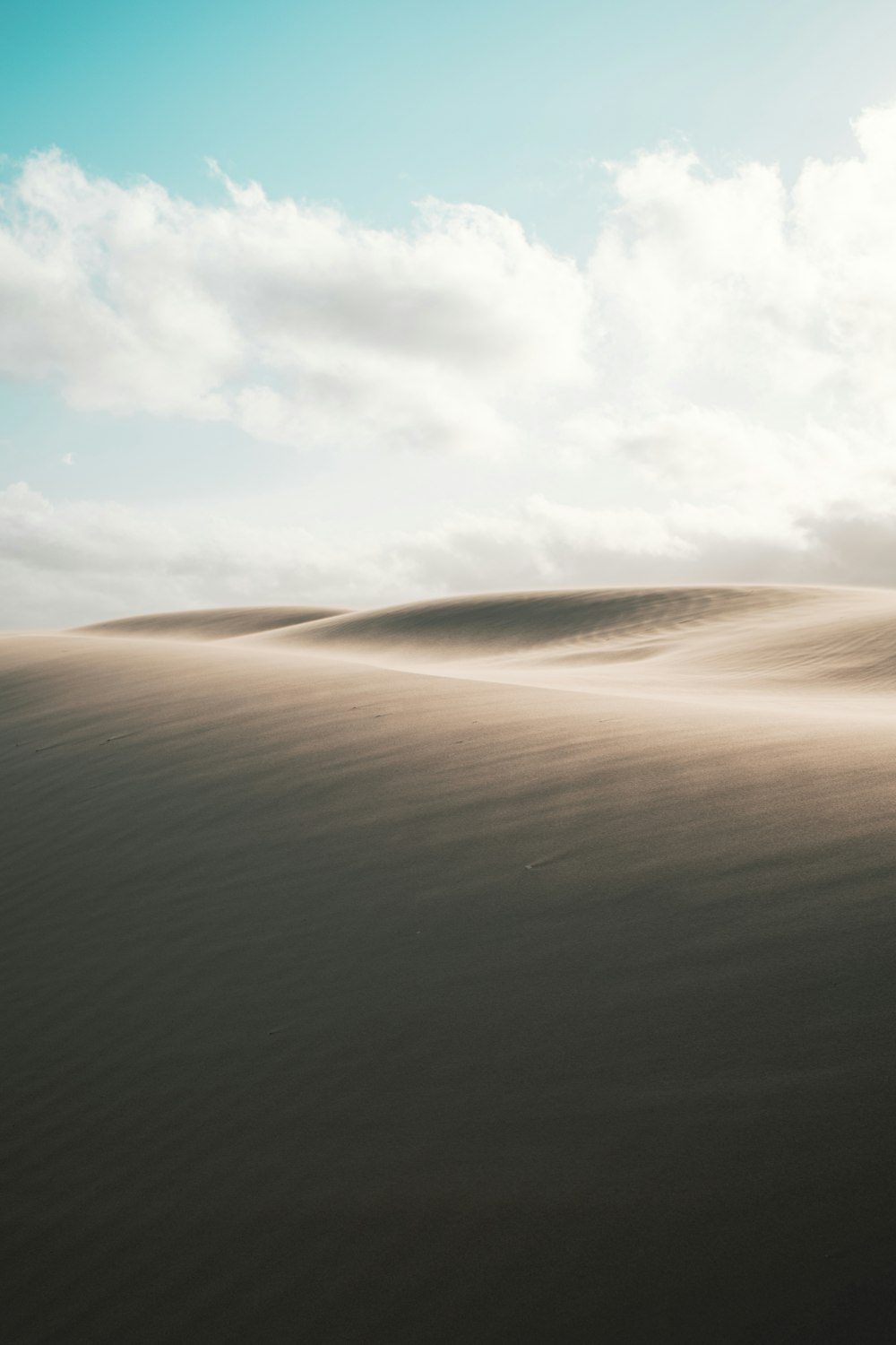 nuvole bianche sul mare