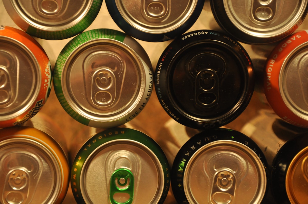 Ready to Drink Tea in Cans image background image