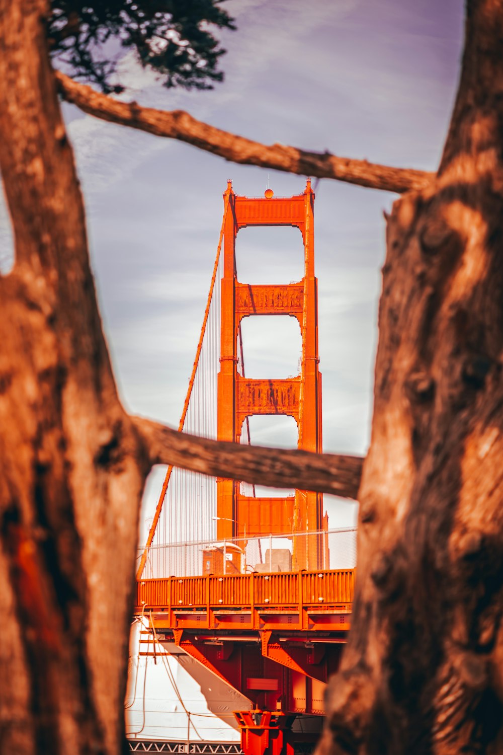 golden gate bridge under blue sky during daytime