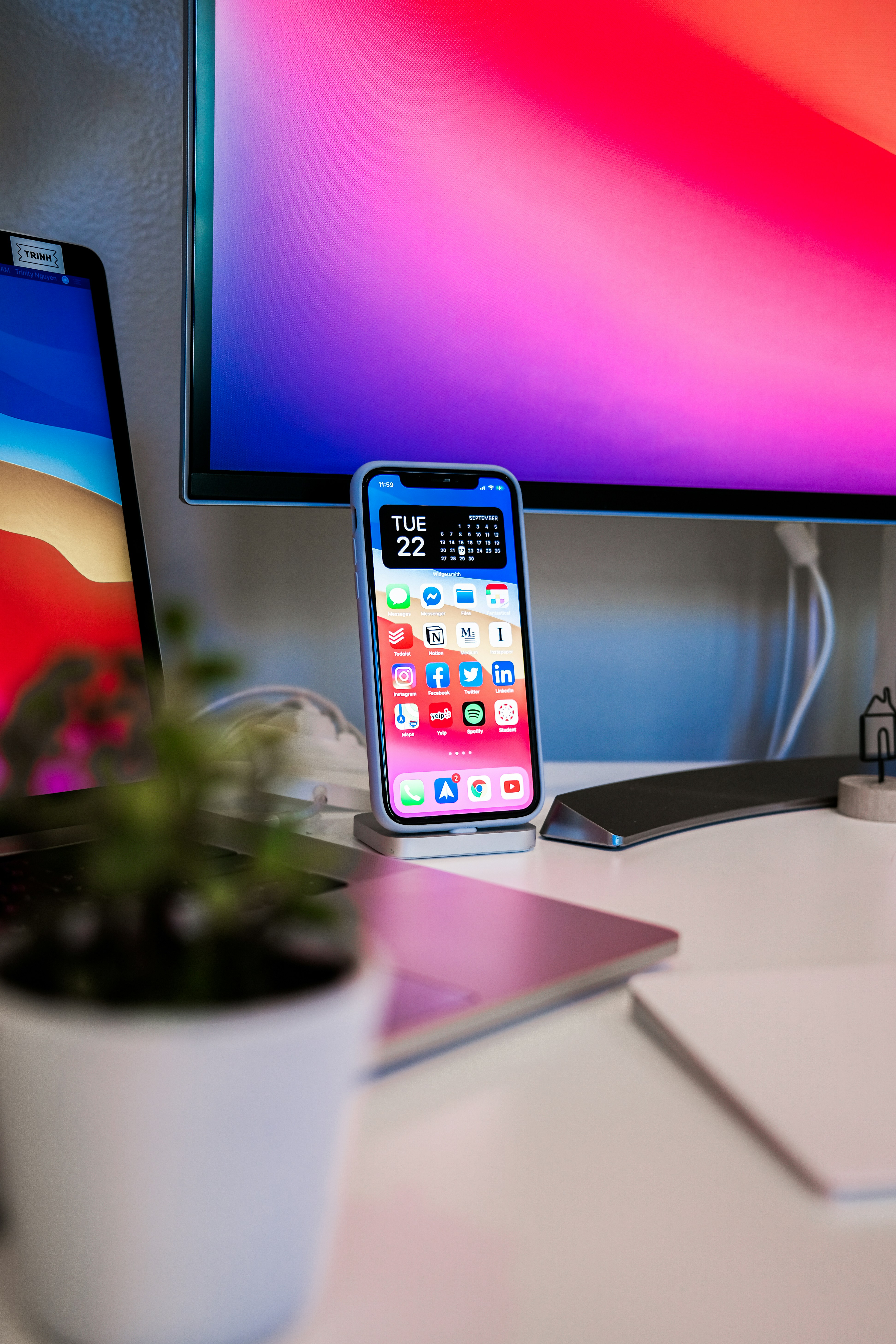 रात की थीम चालू होने पर वॉलपेपर को स्वचालित रूप से बदलने के लिए कैसे सेट करें