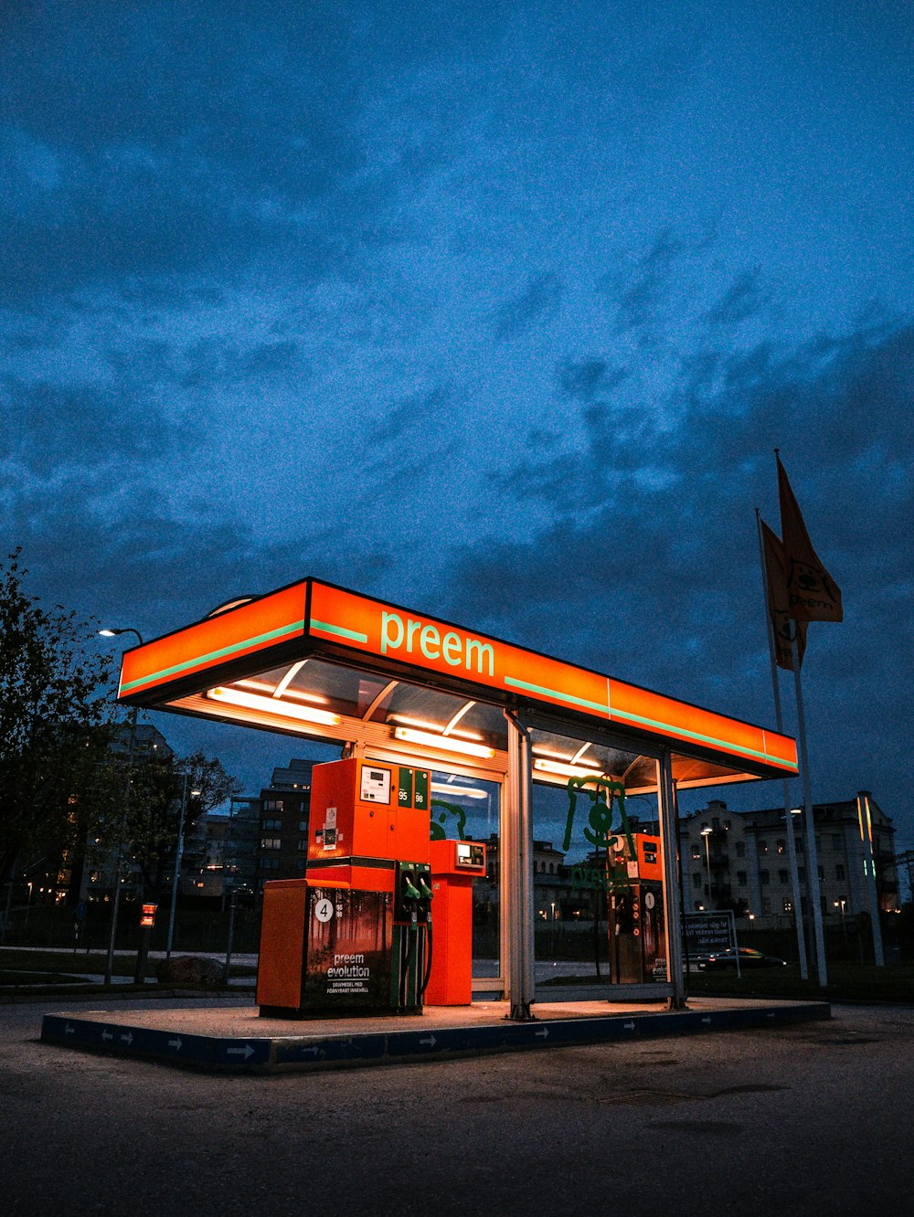 500+ Petrol Pump Pictures | Download Free Images on Unsplash