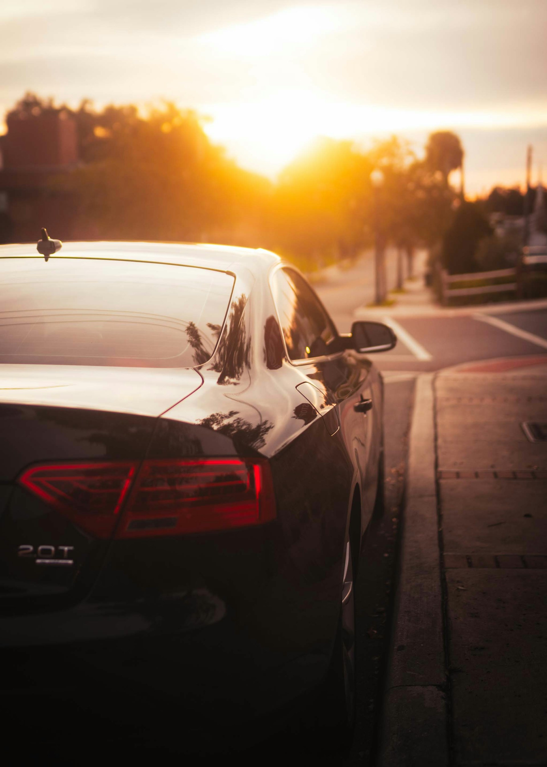 gray computer monitor