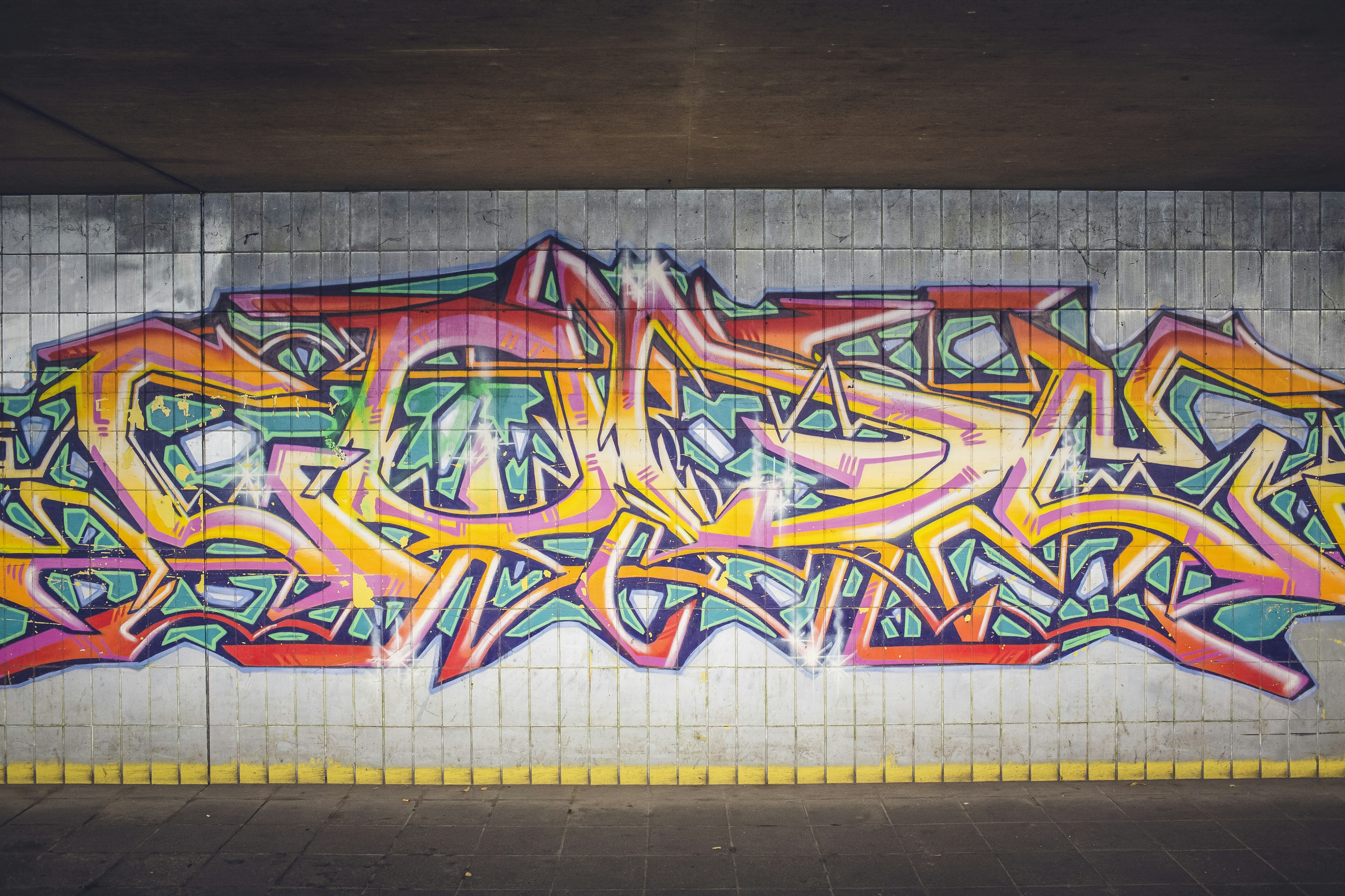 Colorfol graffiti tag street art