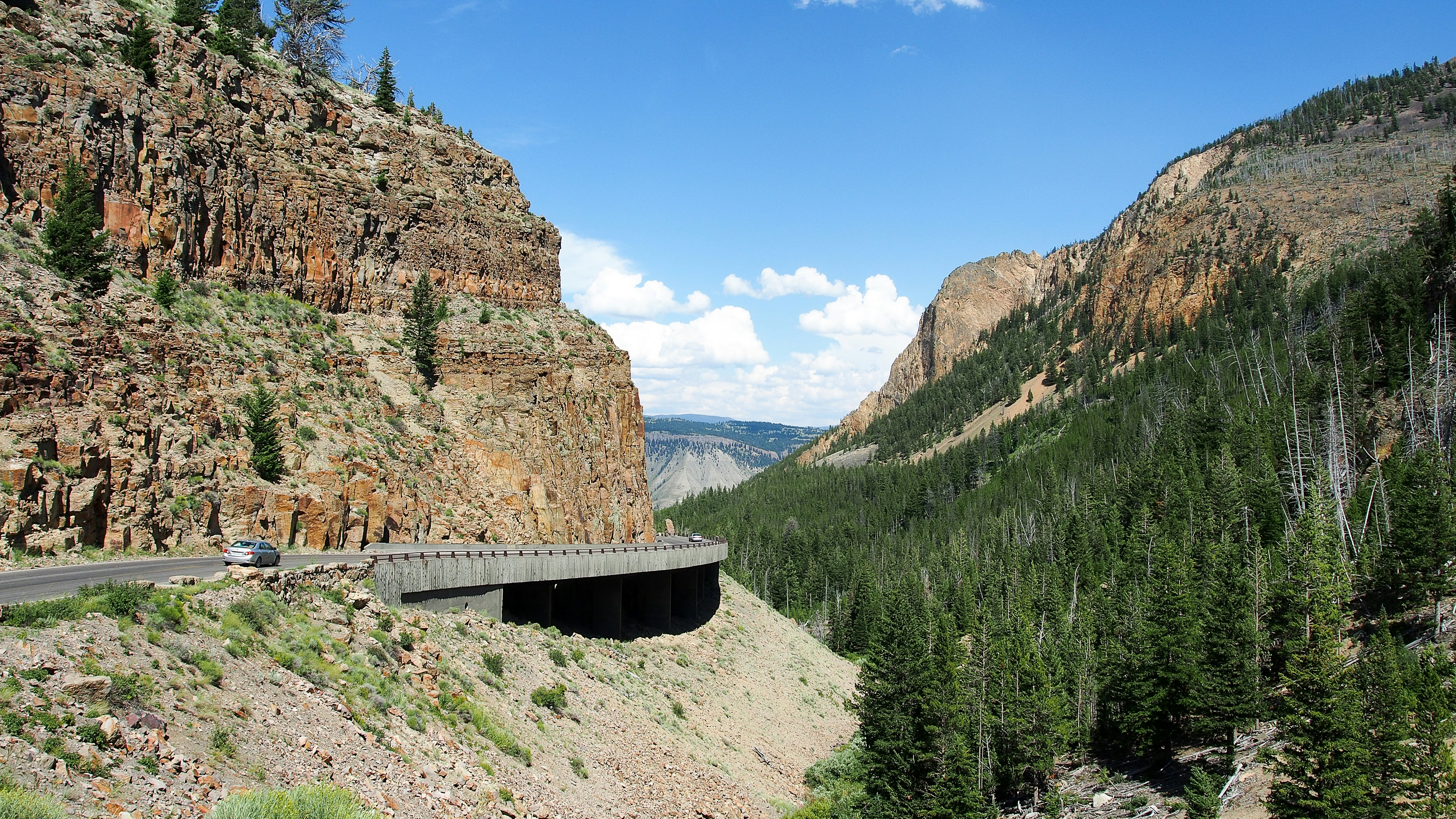Paradise Valley: The Yellowstone Gateway