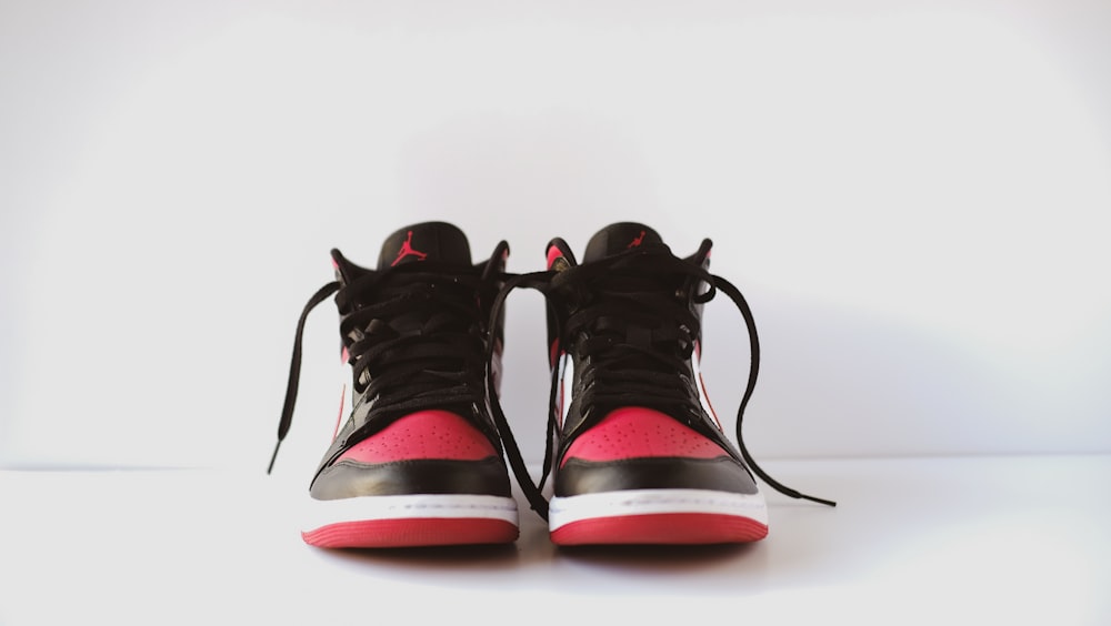 Foto de zapatillas nike negras rojas y blancas – Imagen gratuita ... دبلوم اون لاين