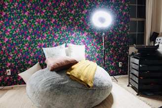 A simple setup guide showing how to fluff and arrange a bean bag chair for perfect comfort