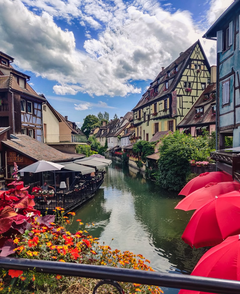 Colmar, Alsace — La Petite Venise canal with half-timbered houses