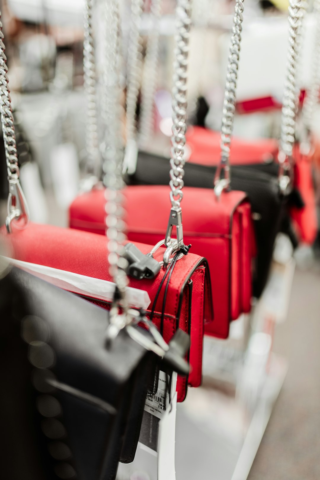 What To Consider When Buying Wholesale Designer Handbags