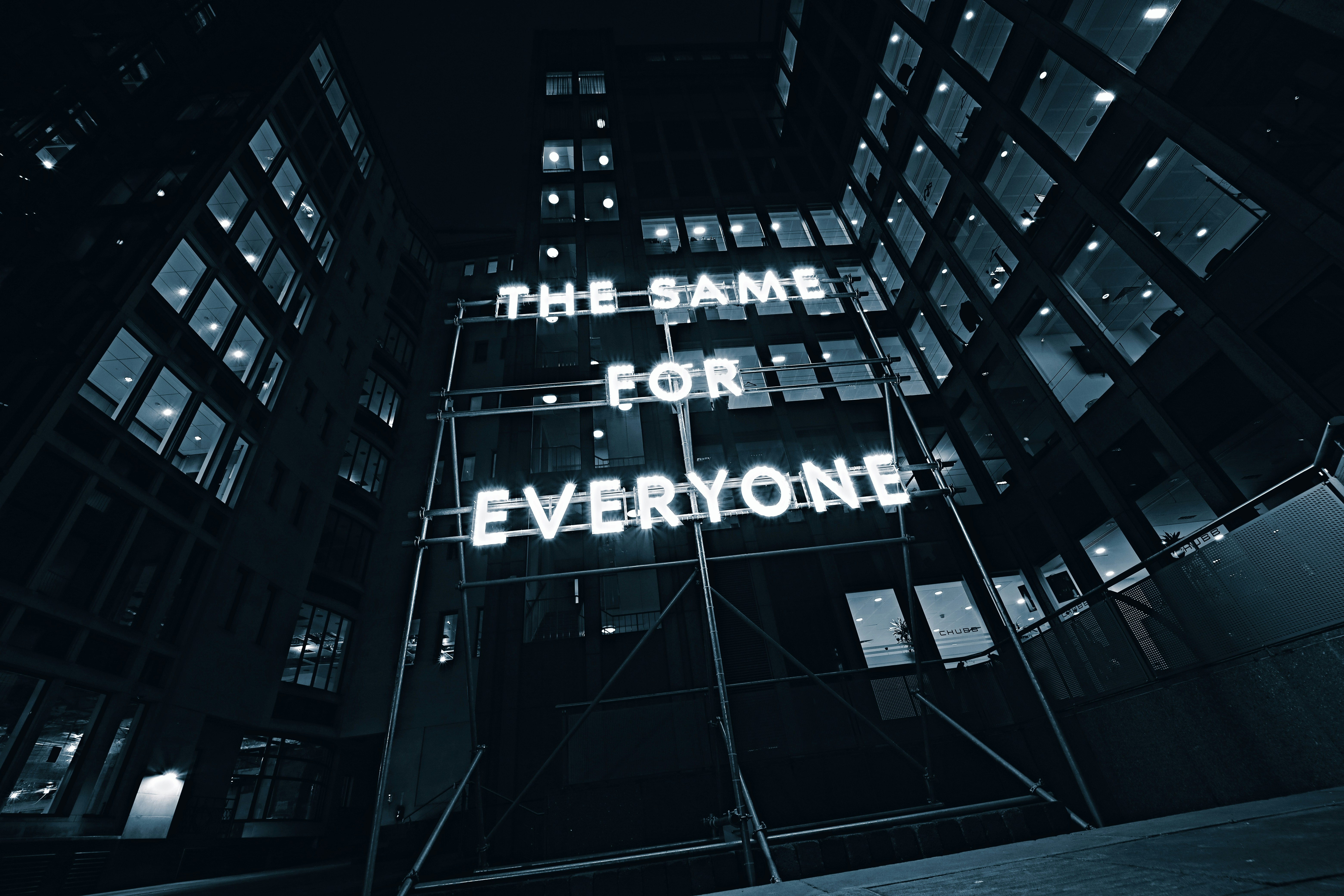 Les six niveaux du mode sombre