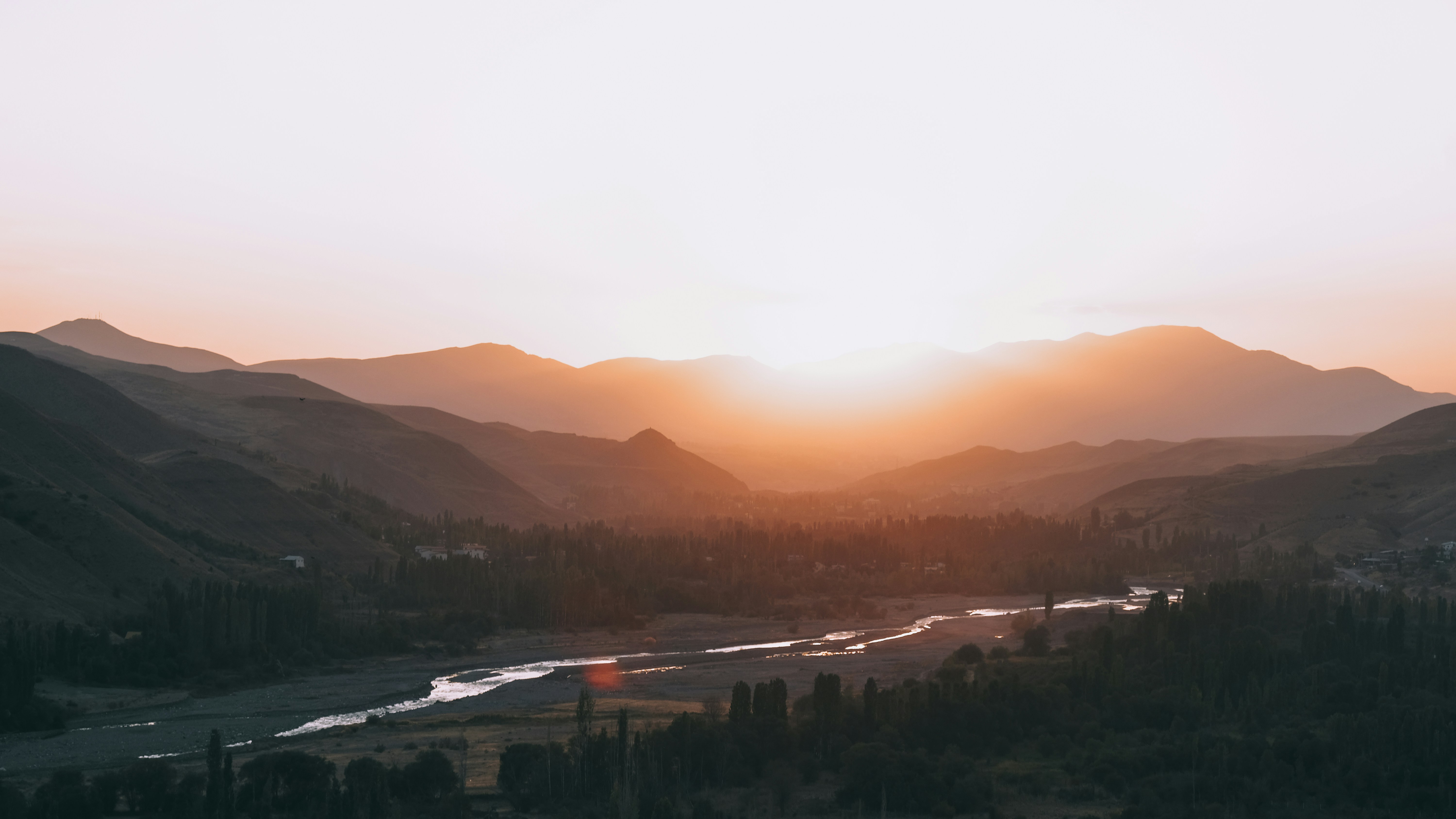 Photo by sammoghadam