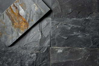 gray and brown concrete wall