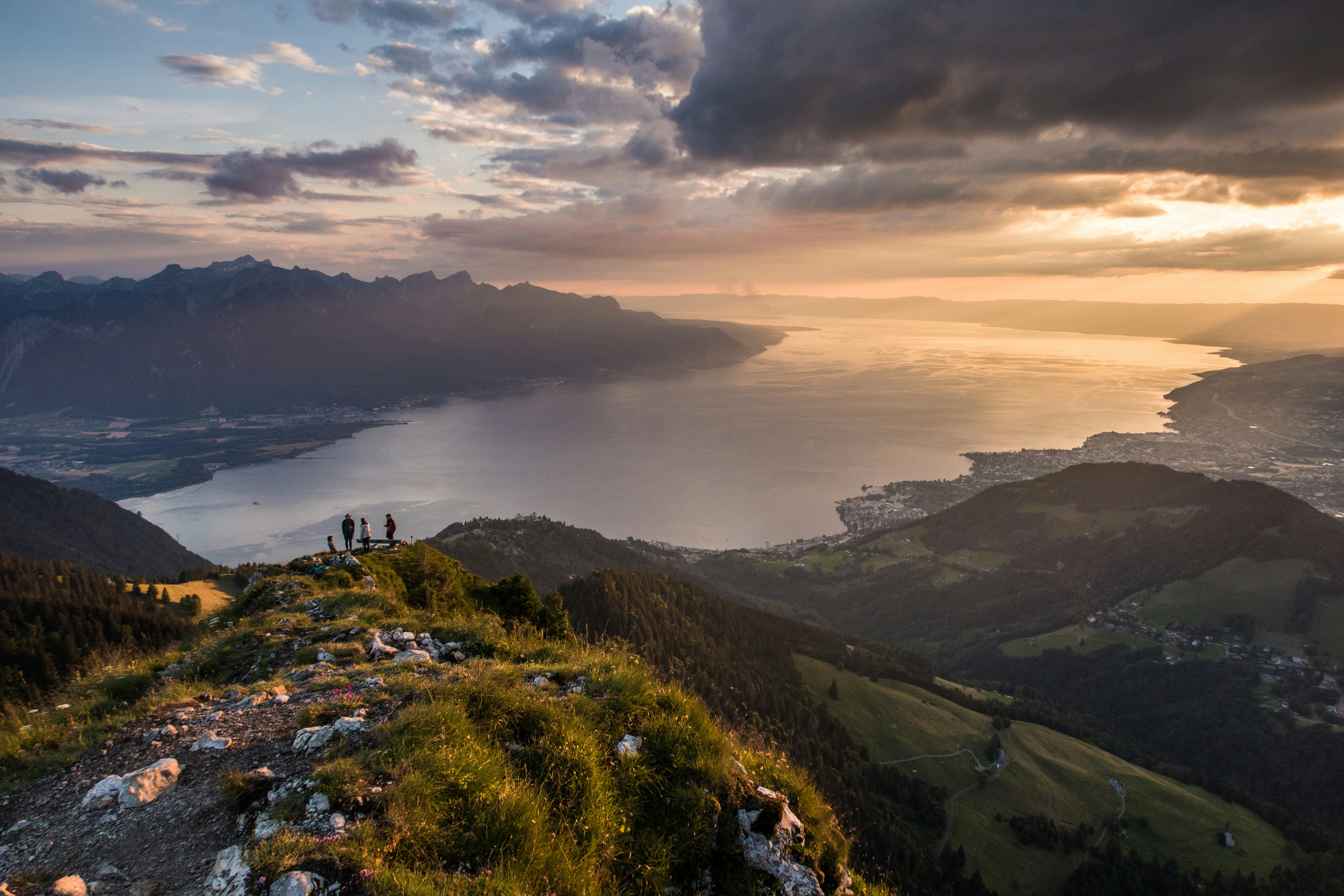 An evening trail running outing up to la Dent de Jaman, above the Lac Léman (lake of Geneva in English). A lovely place for a pic-nic with one of the best views in the region above Montreux.