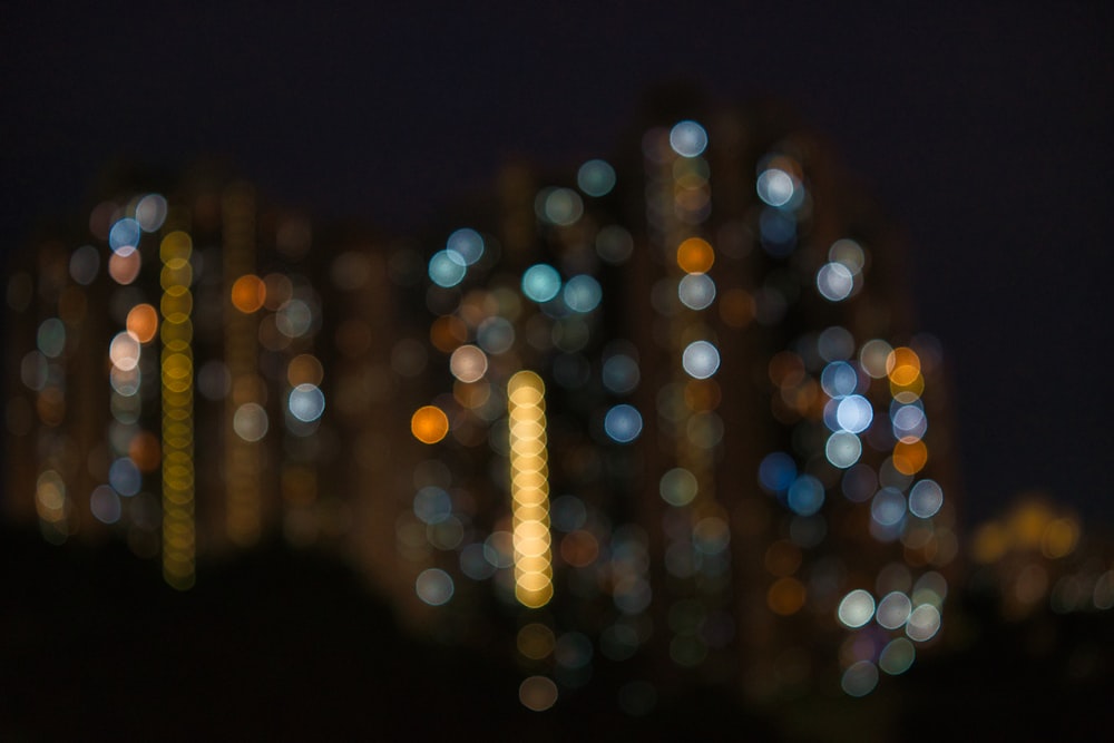 yellow and white bokeh lights