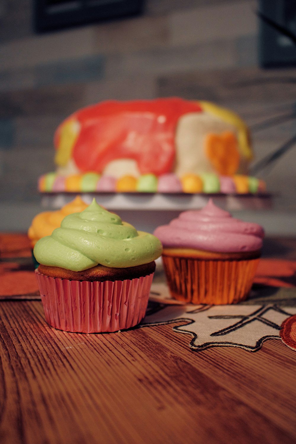 cupcakes on brown wooden table