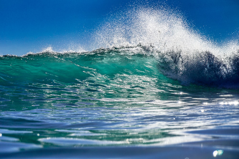 blue ocean waves during daytime