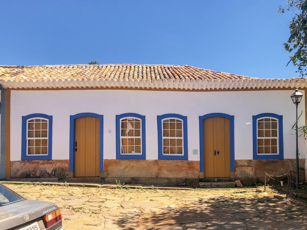 blue and white concrete house