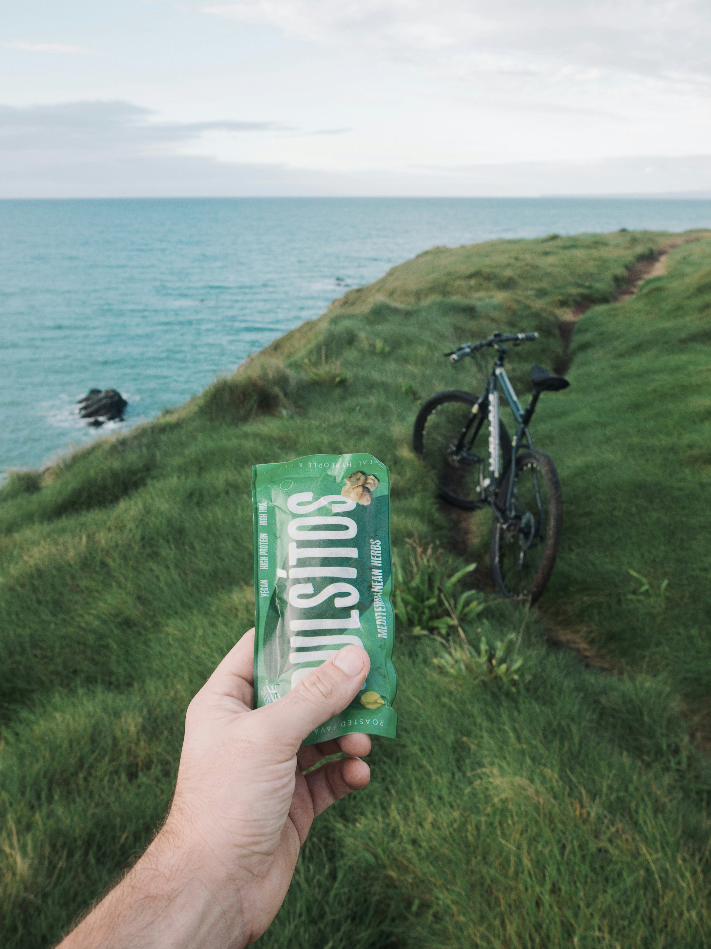 person holding extra long lasting flavor polar ice pack