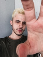 man in black crew neck shirt