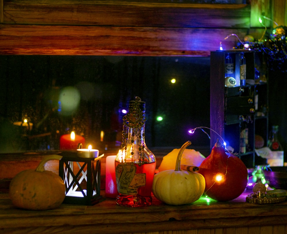 jack o lanterns on table