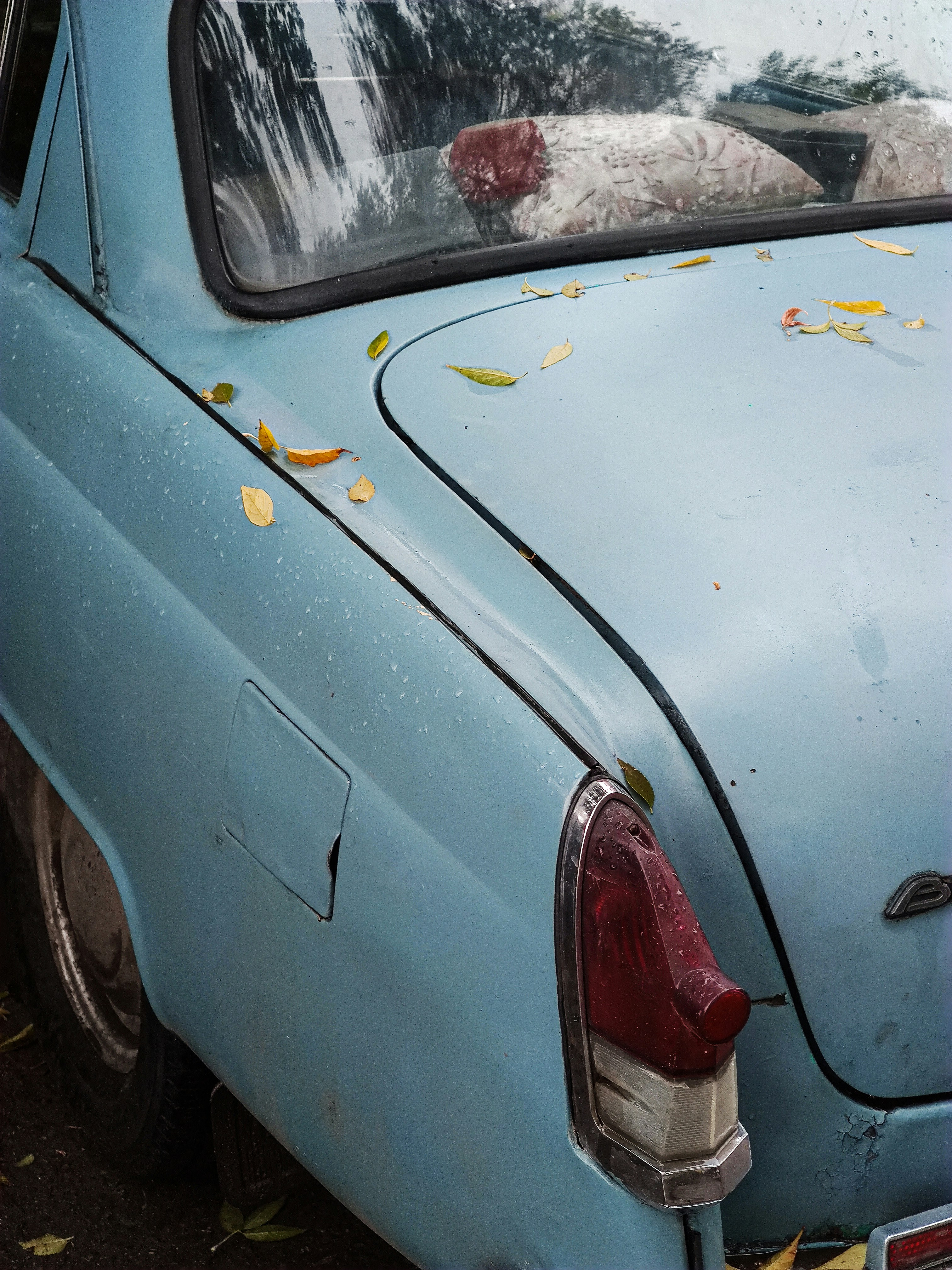 white car with yellow and red light