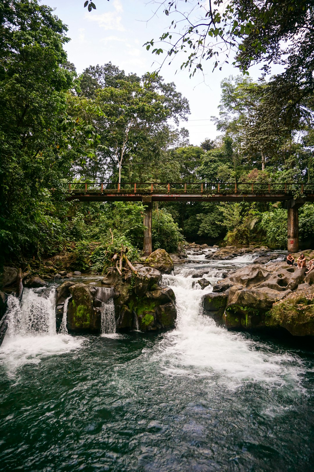 photo of La Fortuna Waterfall near Arenal