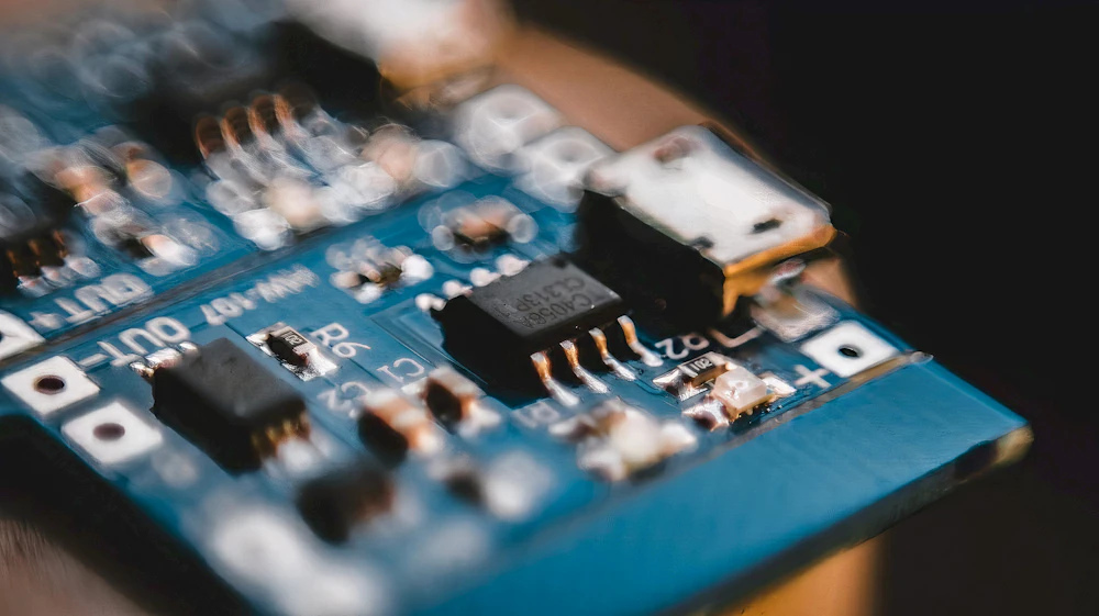 Panel de control y monitoreo de sistemas conectados en tiempo real