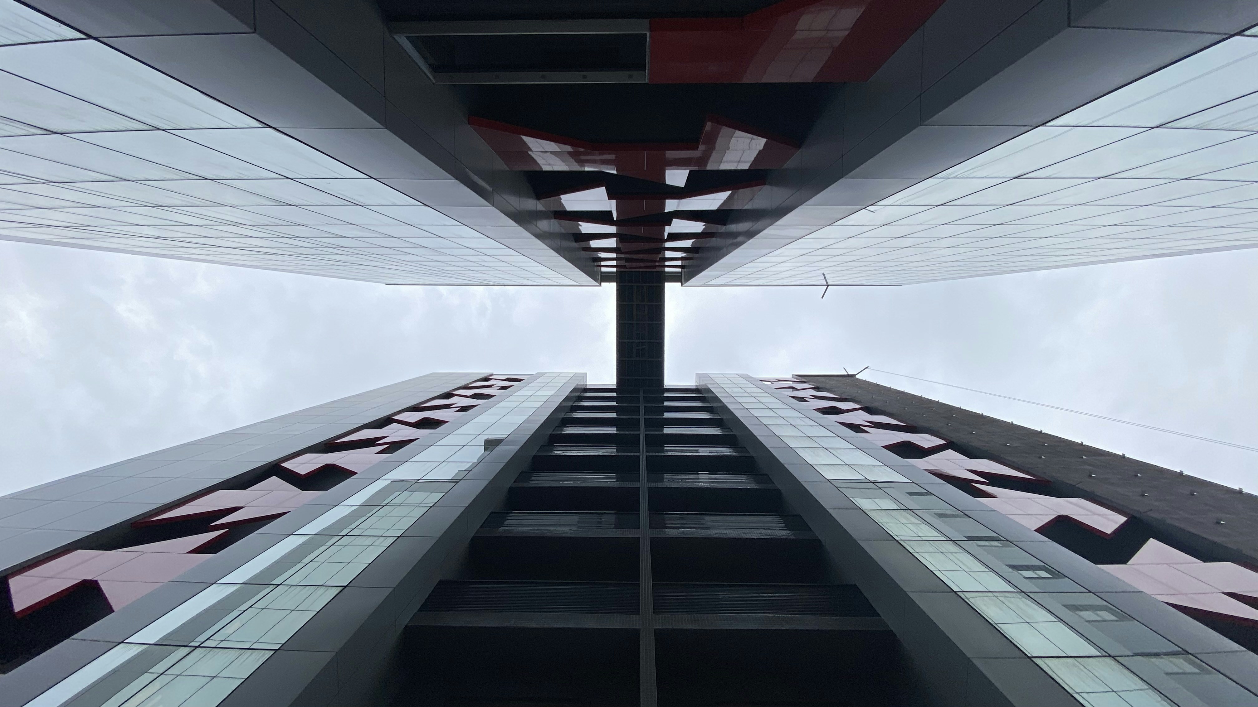 Beyond Subscriber Counts: Building Micro-Communities on Discord & Telegram for Real Creator ROI in 2025