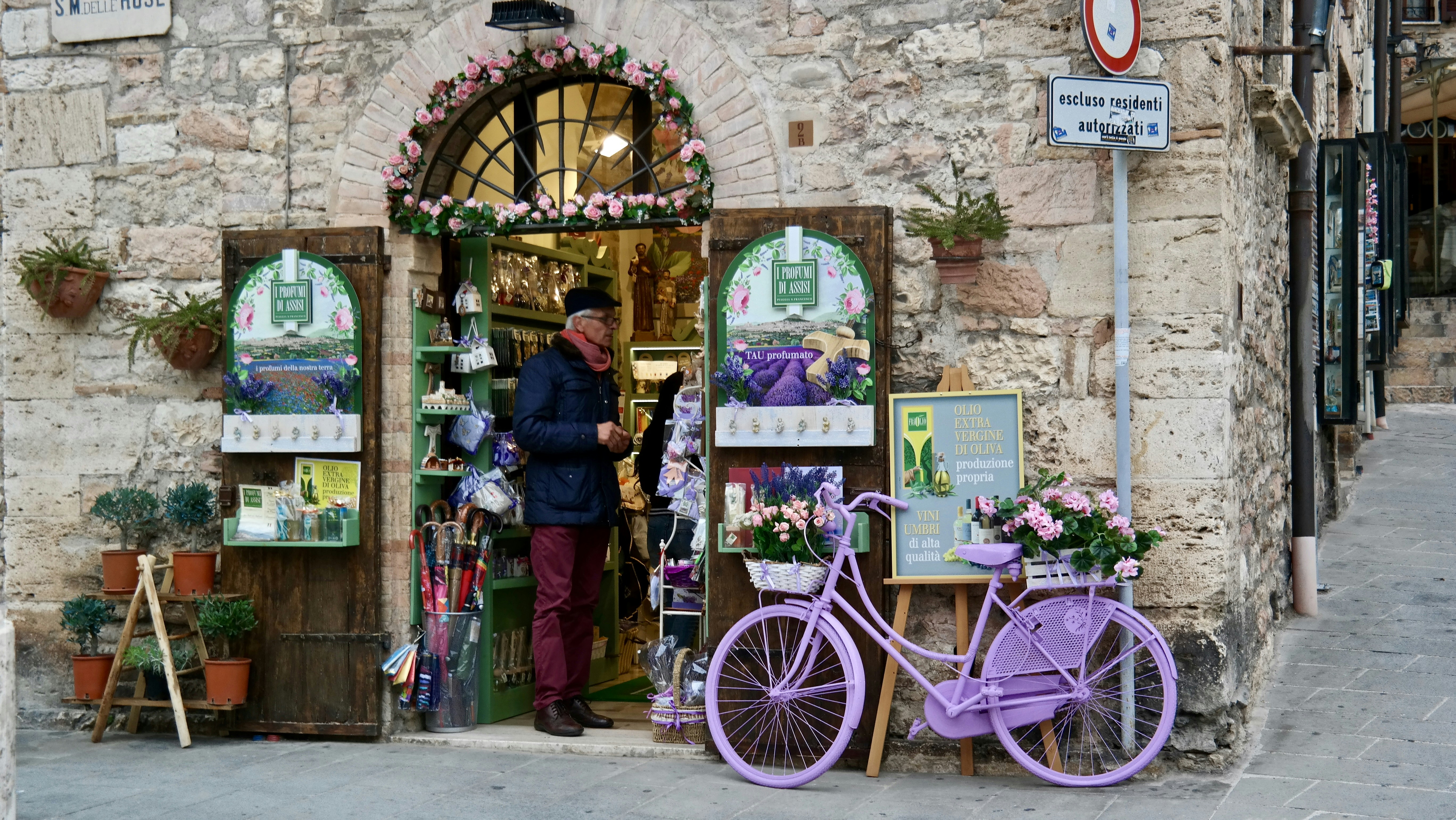 Paint and Wander Italy's image