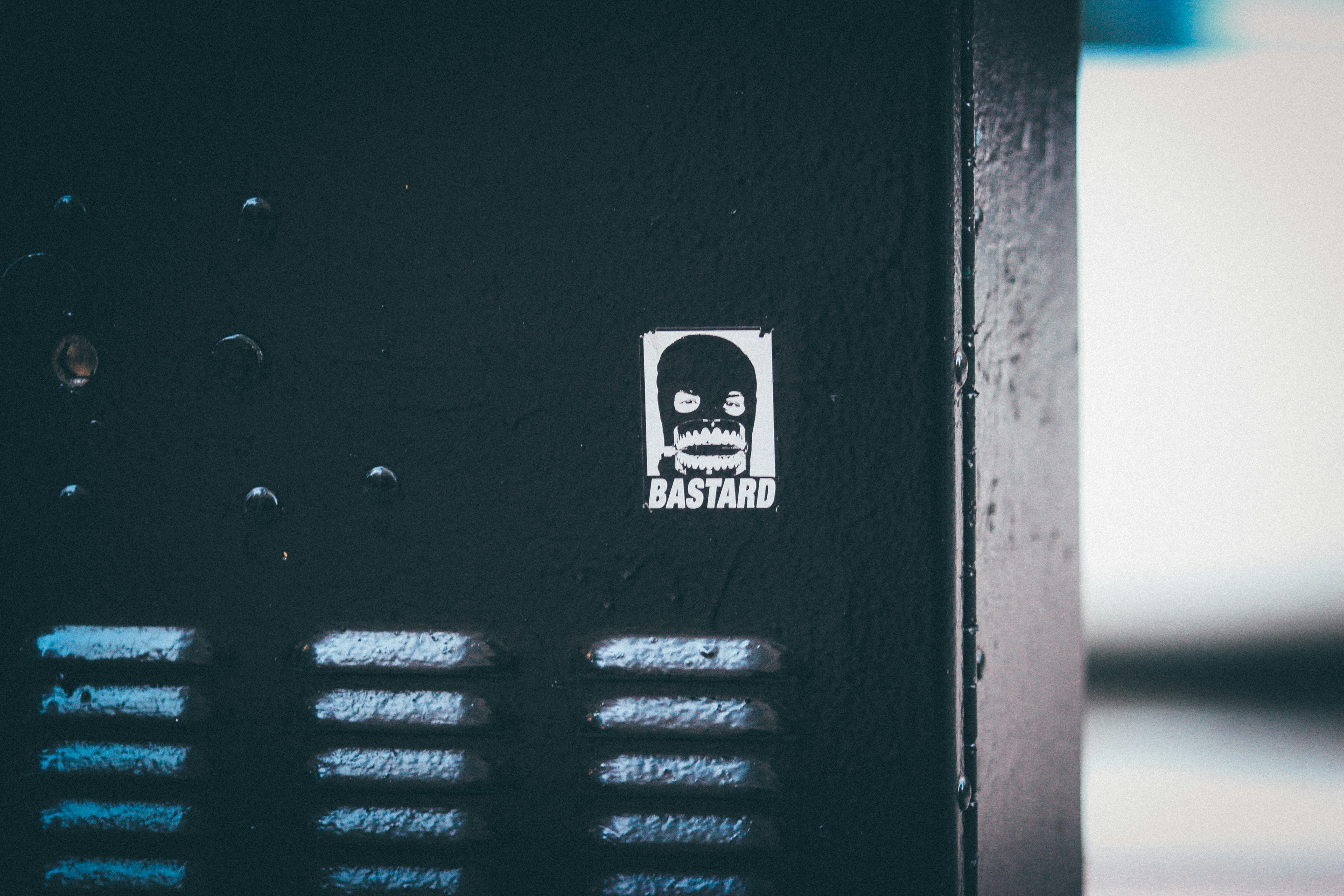 photo-1602262410075-9a940733440c?ixid=M3