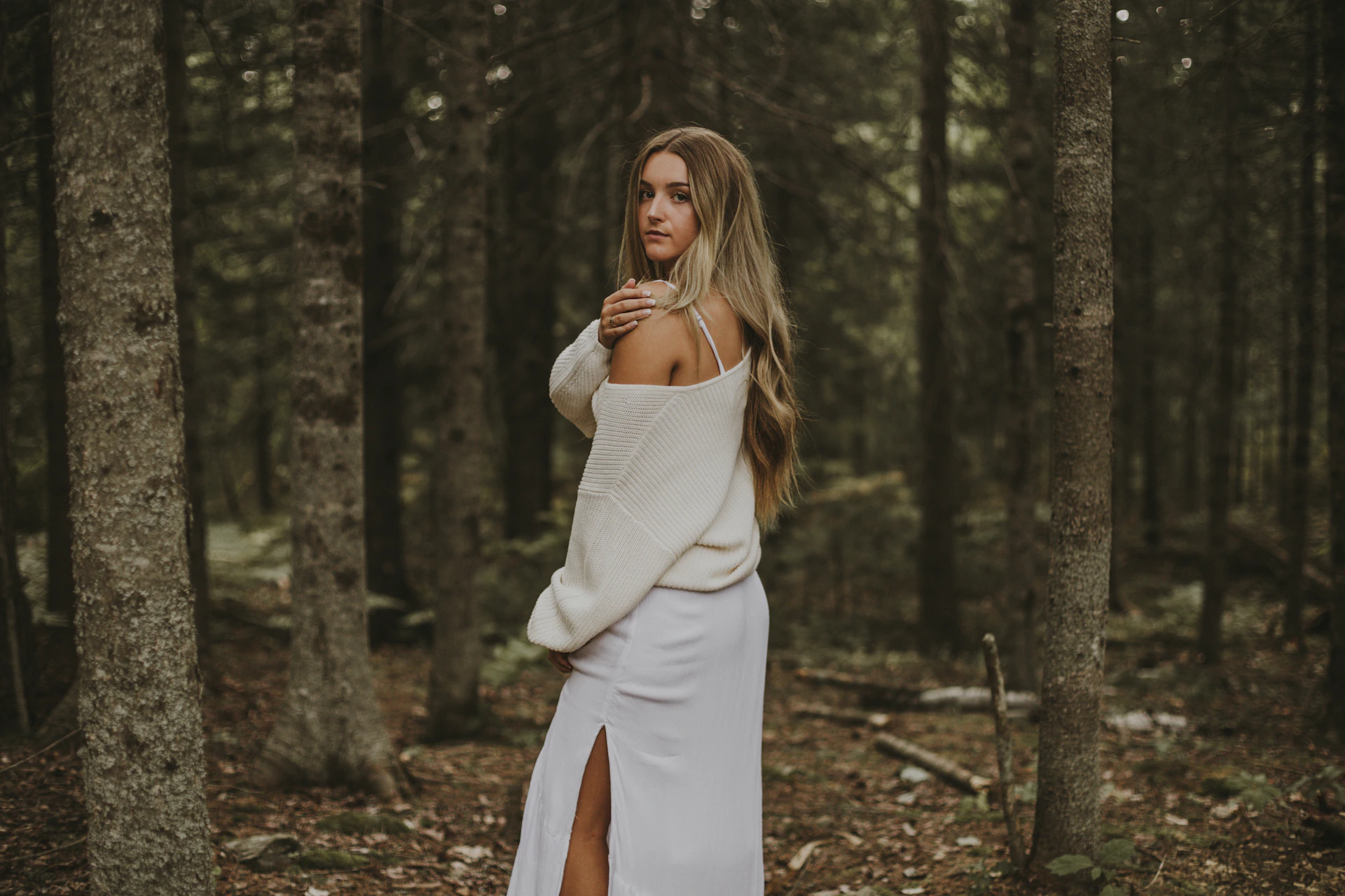 black and white bed linen