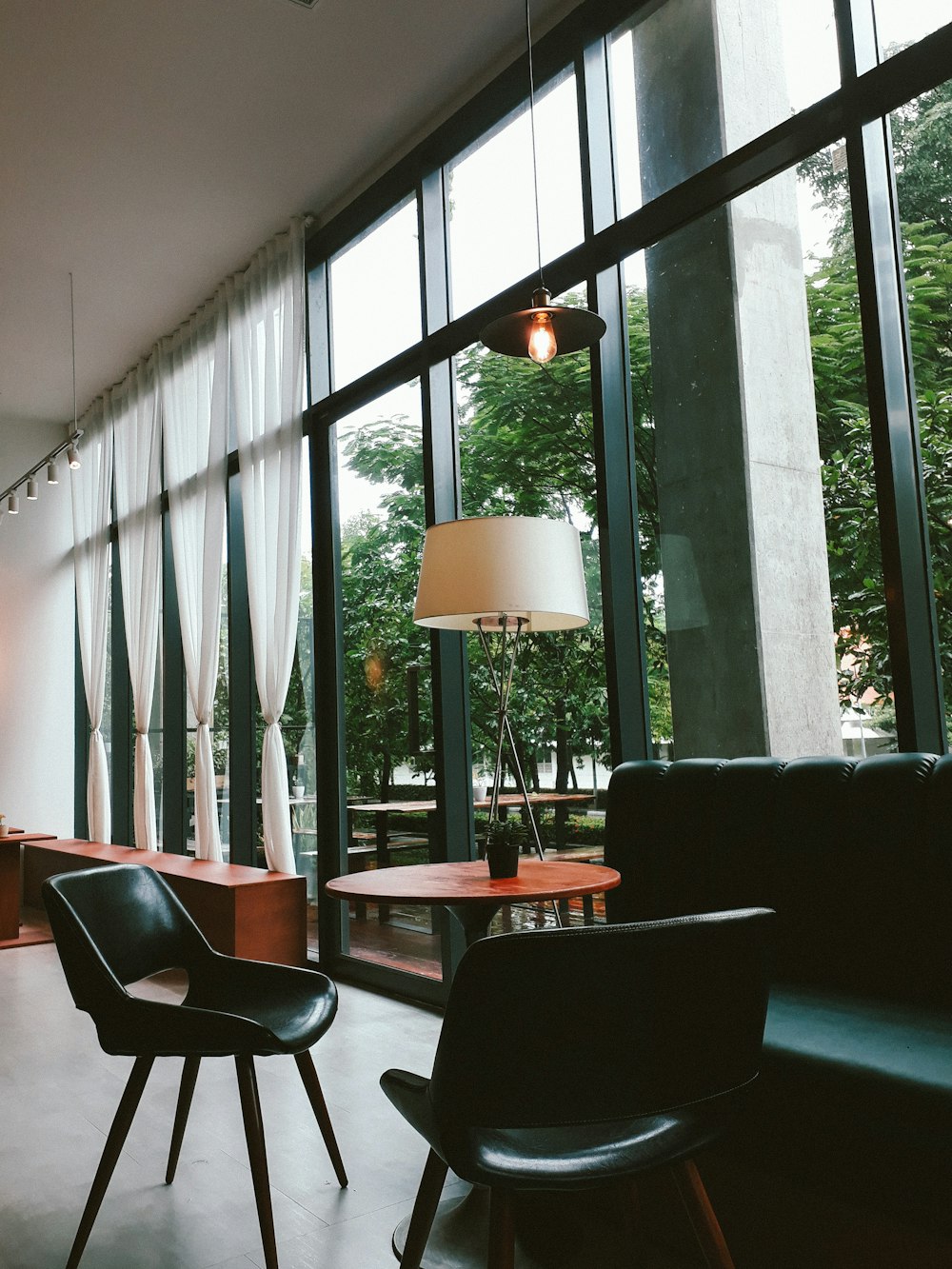 black and brown table and chairs