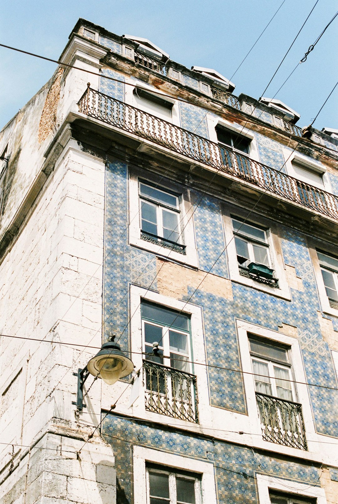 brown concrete building during daytime