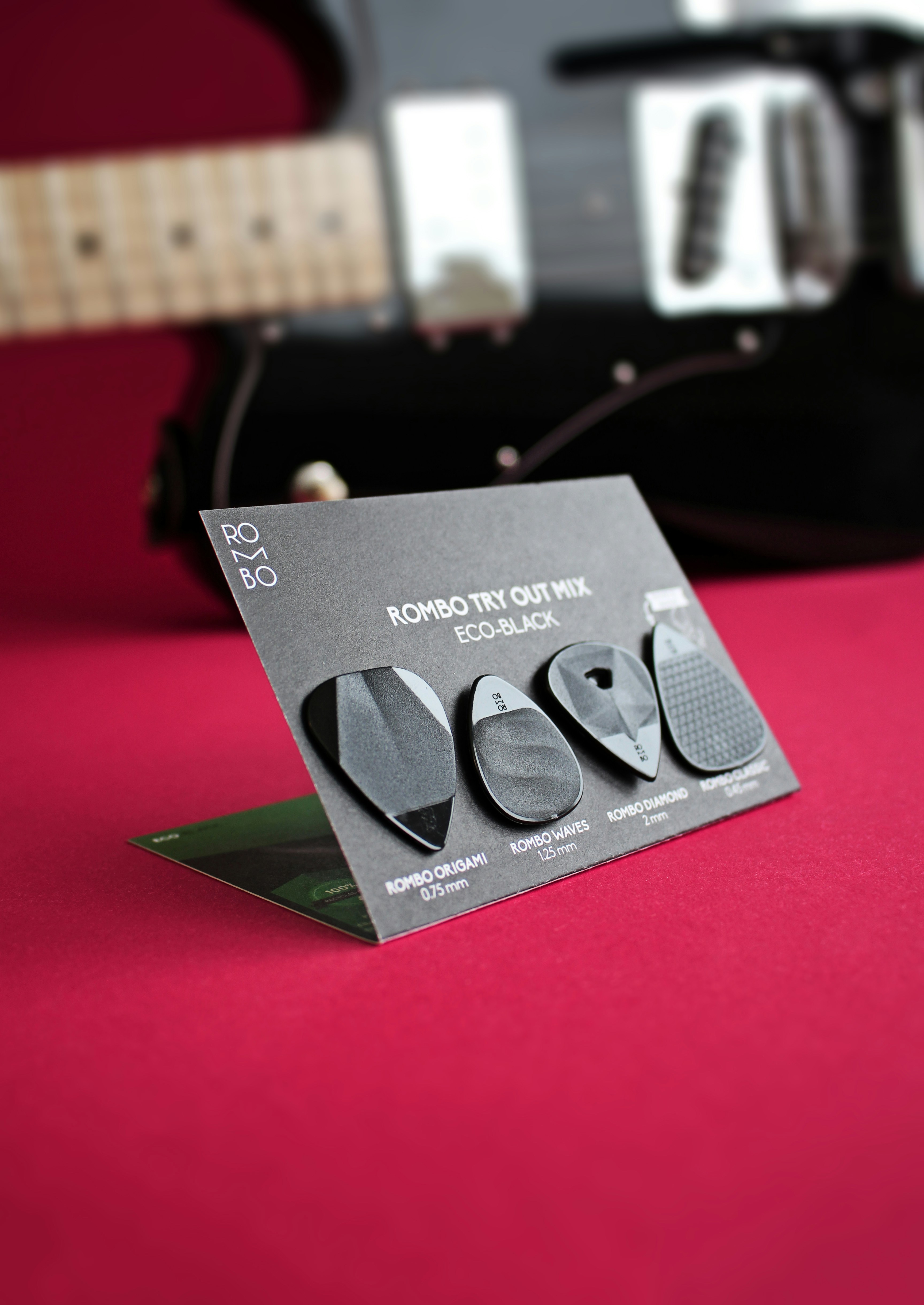8 NFC Mini CD Features Making Concerts More Interactive