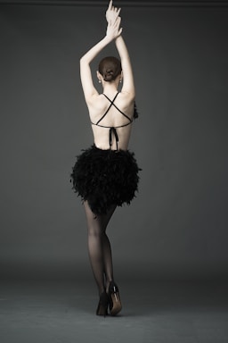 dance photography,how to photograph woman in black lace brassiere and black lace skirt