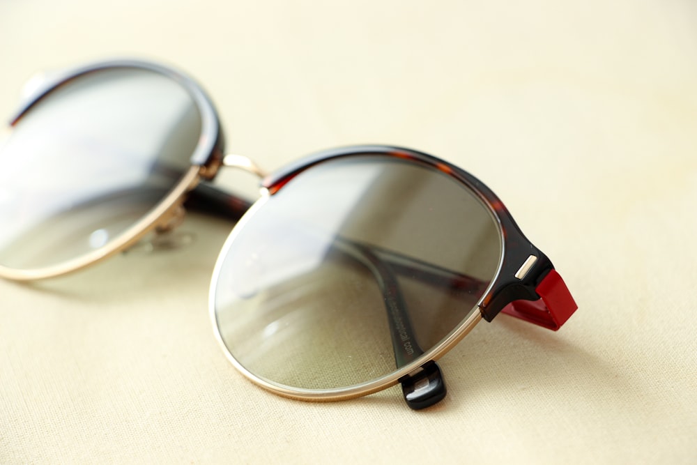 black and brown framed sunglasses