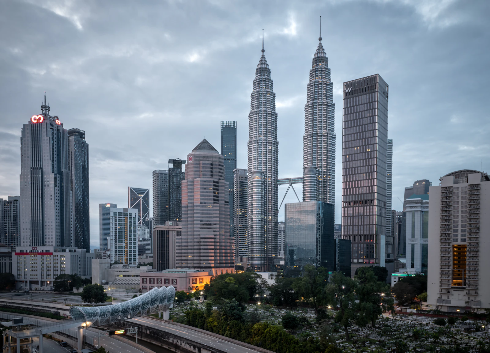 【2025年最新】マレーシア一人旅完全ガイド｜クアラルンプール3泊4日を予算7万円で楽しむ実践プラン