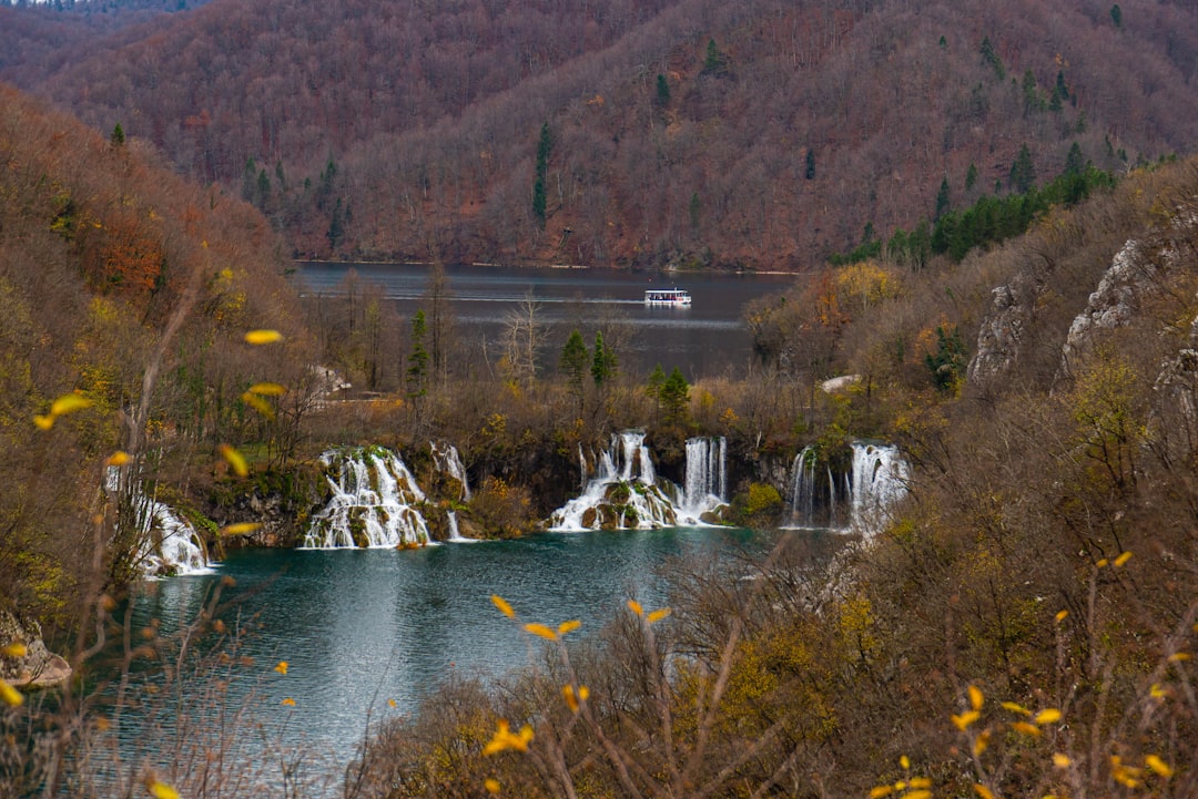 travelers stories about Waterfall in Plitvička Jezera, Croatia