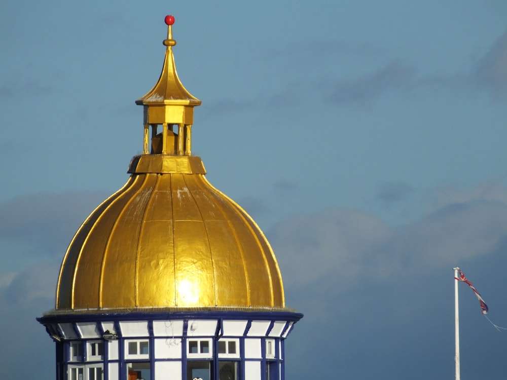 gold and white dome building