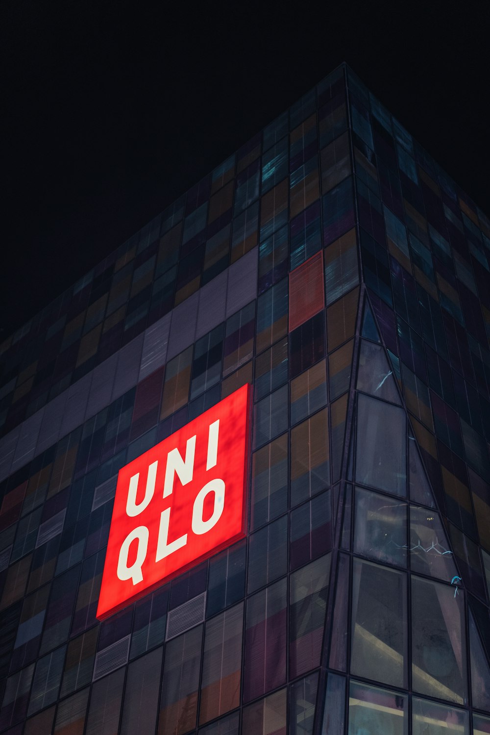 Uniqlo Pictures | Download Free Images on Unsplash