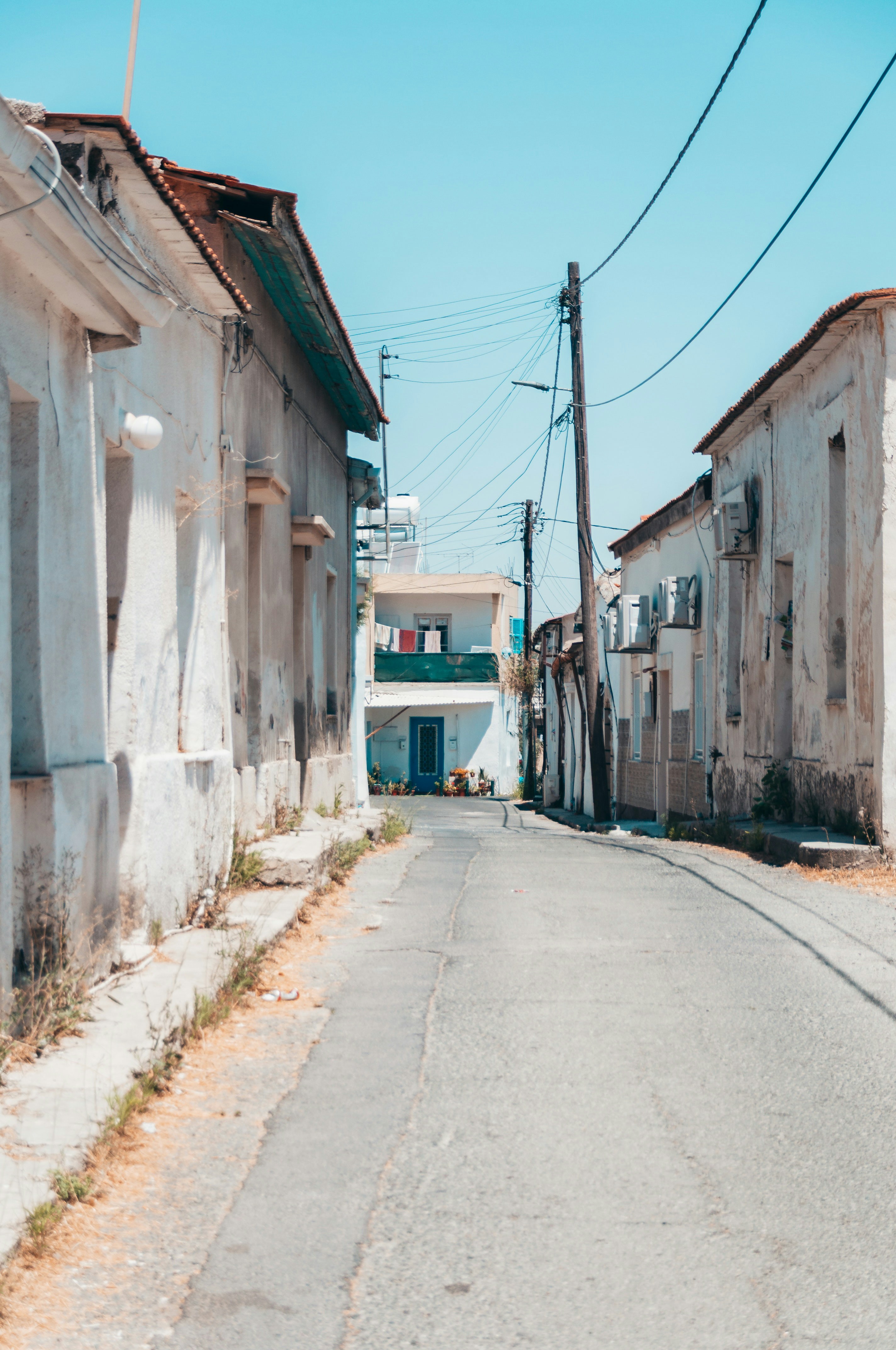 white concrete building during daytime