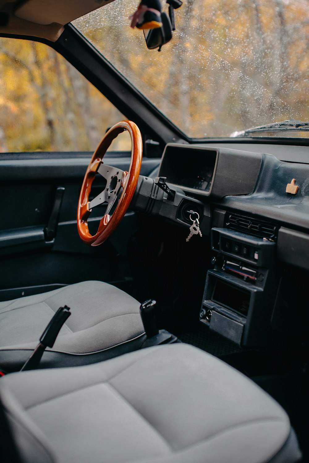 black and brown steering wheel