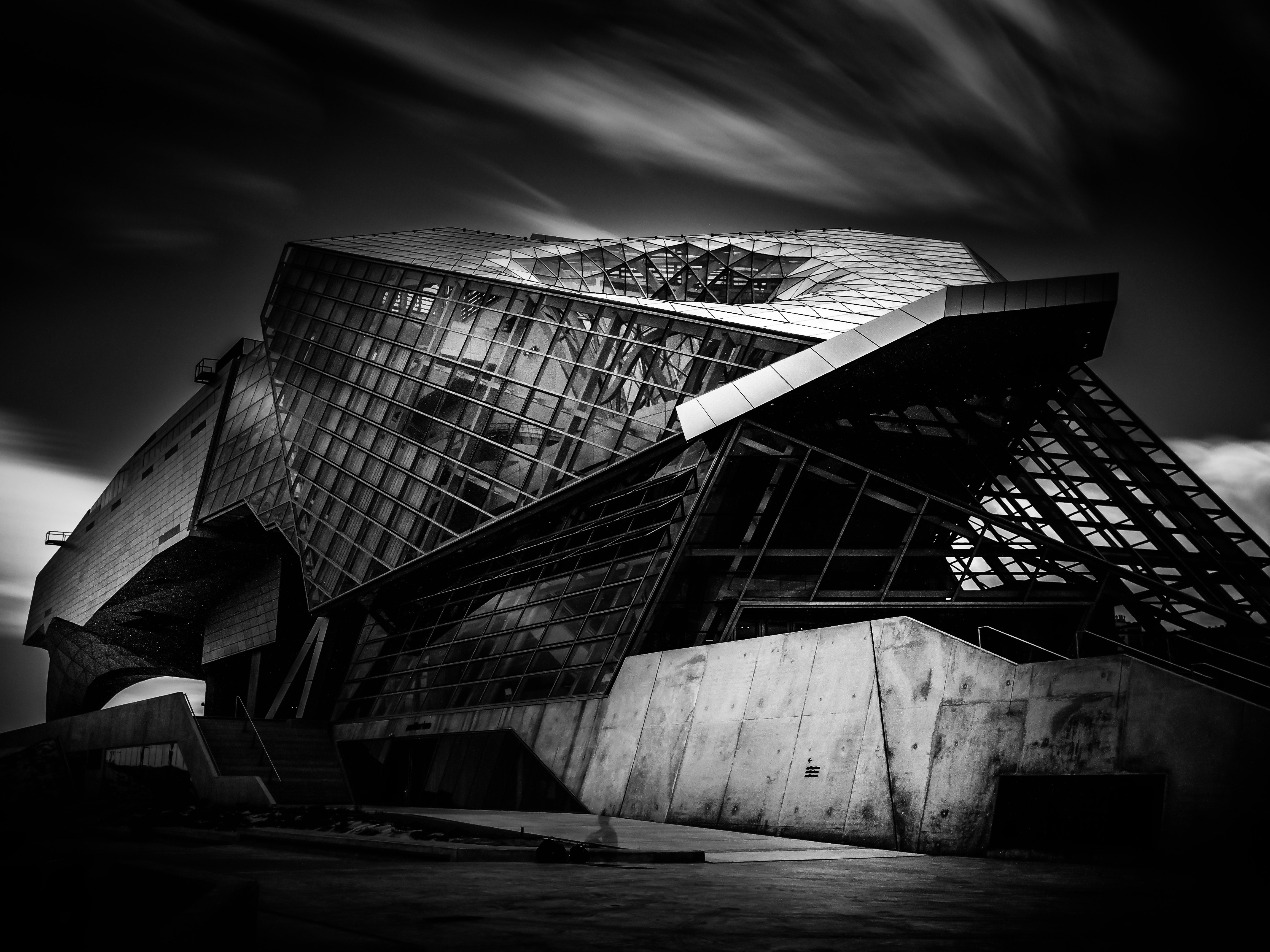 Musée des confluences de Lyon pose longue
