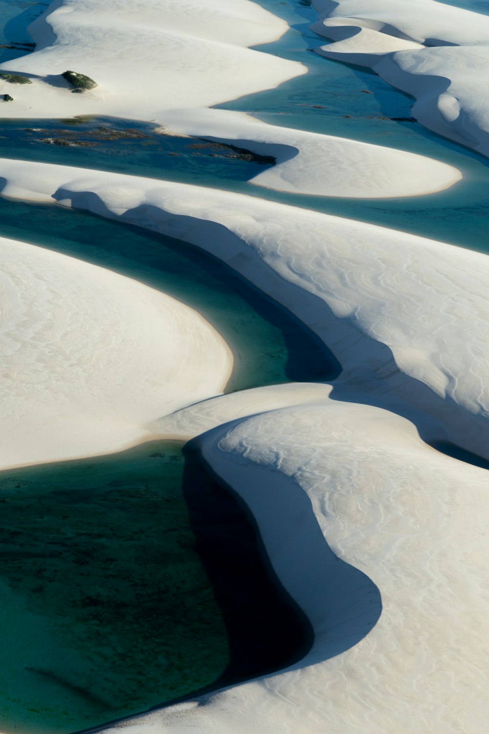 Veduta aerea del lago durante il giorno