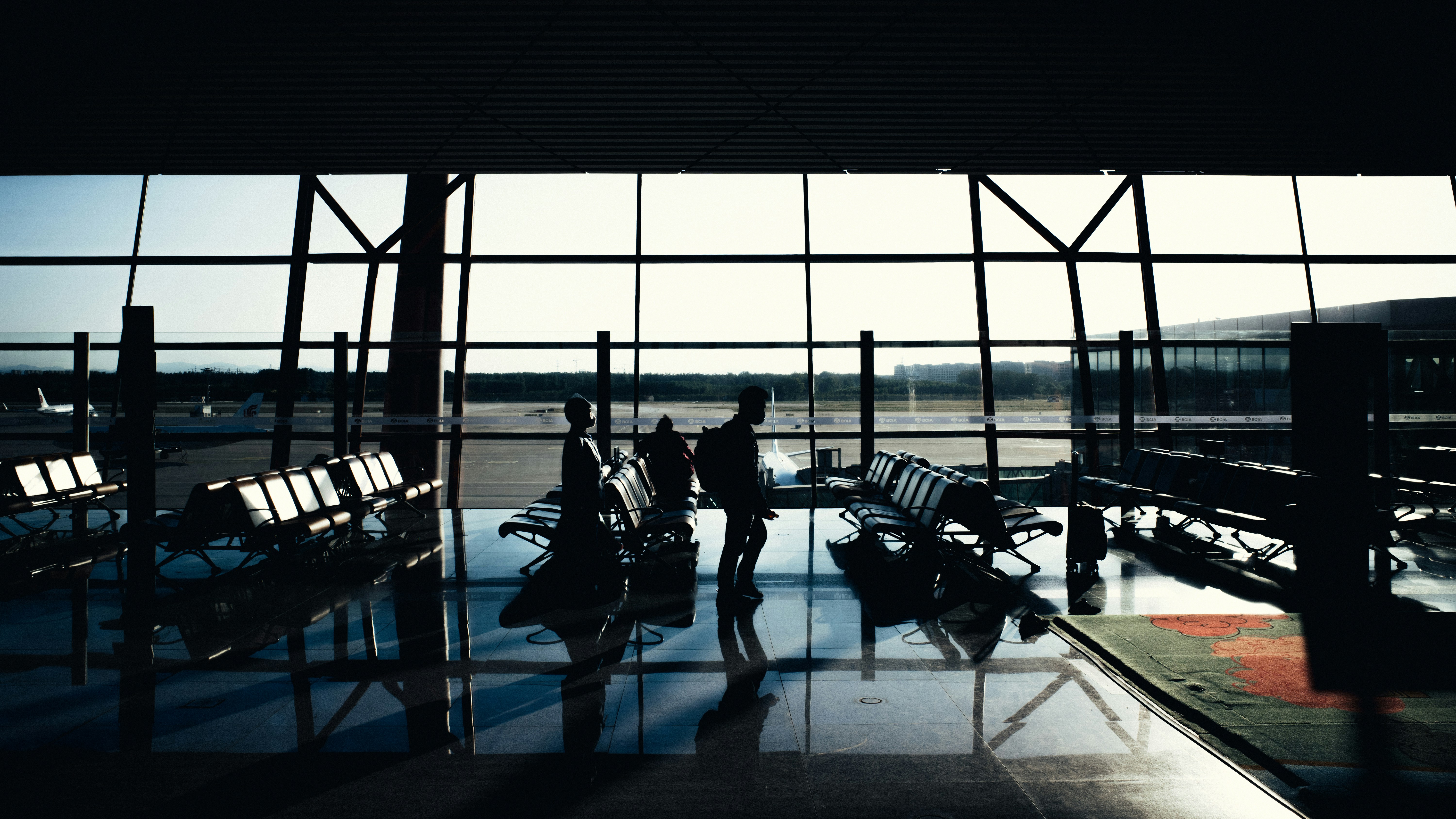 Business travelers silhouette