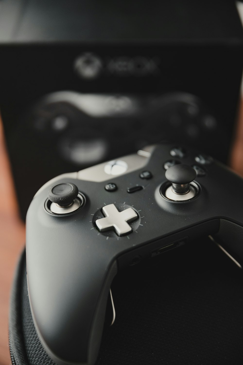 black xbox one game controller