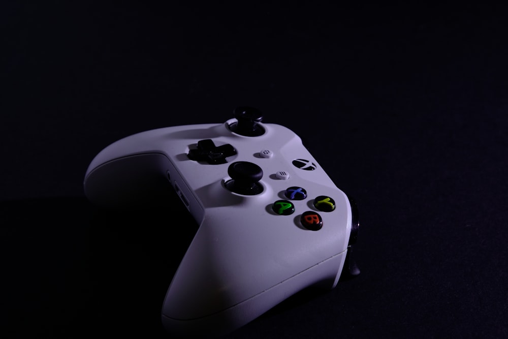 white xbox one game controller